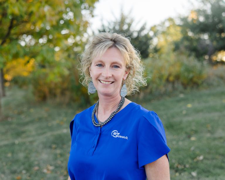 Kim Lewis Sunglo Feeds